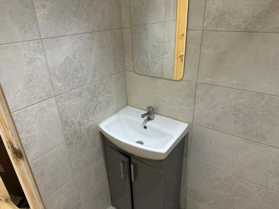 1 Bedroom 220 * Лондон
